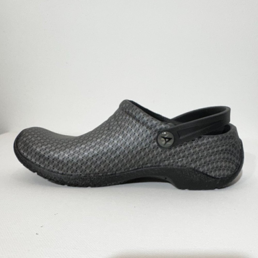 Anywear Zone Men’s and Women’s Clog Nurse Shoes, Slip Resistant for Healthcare